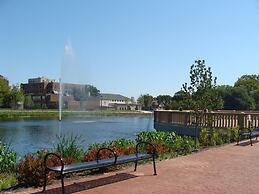 Boardwalk- Large Modern Unit With King bed Fast Wifi Free Coffee and E