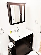 Boardwalk- Large Modern Unit With King bed Fast Wifi Free Coffee and E