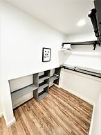 Boardwalk- Large Modern Unit With King bed Fast Wifi Free Coffee and E