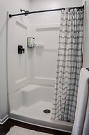 Cozy Modern Villa in New Castle