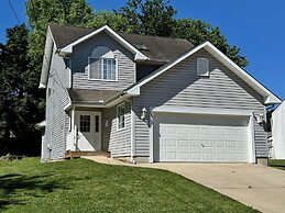 Cozy Modern Villa in New Castle