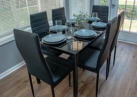 Cozy Modern Villa in New Castle