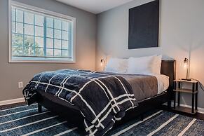 Cozy Modern Villa in New Castle