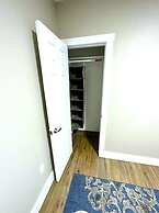 Cozy Unit King bed Laundry