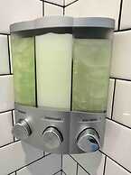 Cozy Unit King bed Laundry