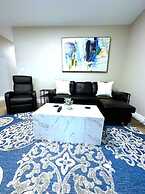 Cozy Unit King bed Laundry