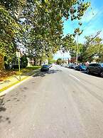 Cozy Unit King bed Laundry