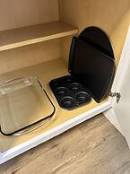 Cozy Unit King bed Laundry