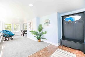 Bay Oak Beach Cottage