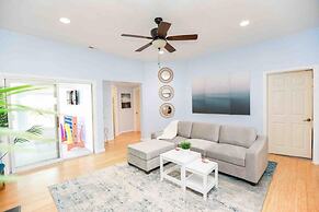 Bay Oak Beach Cottage