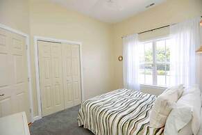 Bay Oak Beach Cottage