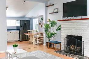 Bay Oak Beach Cottage