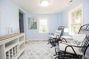 Bay Oak Beach Cottage