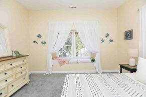 Bay Oak Beach Cottage