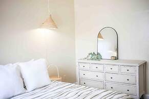 Bay Oak Beach Cottage