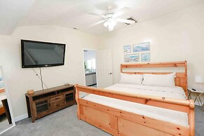 Bay Oak Beach Cottage