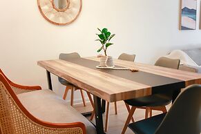 Bayside Bliss in the Heart of East Ocean View