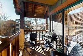 Tenderfoot Lodge 2 Bedroom at the Mountain House Base