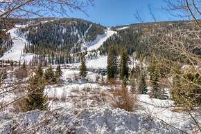 Tenderfoot Lodge 2 Bedroom at the Mountain House Base