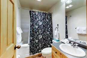 Tenderfoot Lodge 2 Bedroom at the Mountain House Base