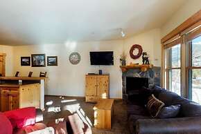 Tenderfoot Lodge 2 Bedroom at the Mountain House Base