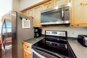 Tenderfoot Lodge 2 Bedroom at the Mountain House Base