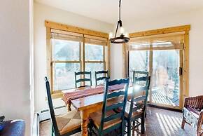 Tenderfoot Lodge 2 Bedroom at the Mountain House Base