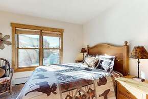 Tenderfoot Lodge 2 Bedroom at the Mountain House Base