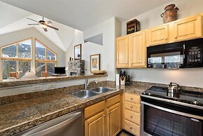 4 Bedroom Condo at Gateway Lodge Near Mountain House Base