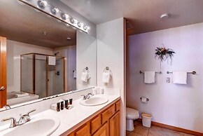 2 Bedroom Gateway Lodge Condo Near Mountain House