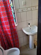 4 bedroom villa with a kitchen