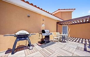 Private Jacuzzi Resort Amenities Close 2 Beach