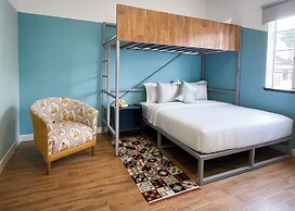 Marietta - House of Social Travellers