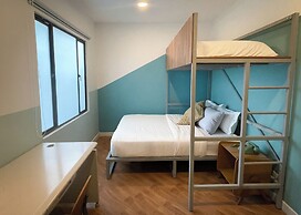 Marietta - House of Social Travellers