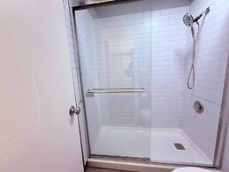 Hardin Lodge By Capital O Little Bighorn Battlefield I-90