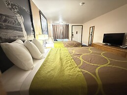 Hardin Lodge By Capital O Little Bighorn Battlefield I-90