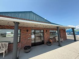 Hardin Lodge By Capital O Little Bighorn Battlefield I-90