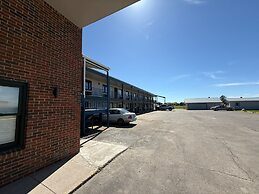 Hardin Lodge By Capital O Little Bighorn Battlefield I-90
