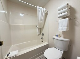 Hardin Lodge By Capital O Little Bighorn Battlefield I-90