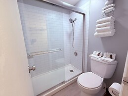 Hardin Lodge By Capital O Little Bighorn Battlefield I-90