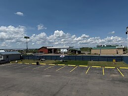 Hardin Lodge By Capital O Little Bighorn Battlefield I-90