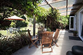 Cliffscapes Holiday House