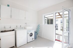 Cliffscapes Holiday House