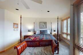 3 Bedroom Plus Loft Condo Near Snowflake Lift at Elk Ridge Townhomes