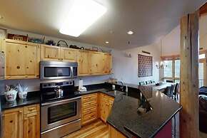 3 Bedroom Plus Loft Condo Near Snowflake Lift at Elk Ridge Townhomes