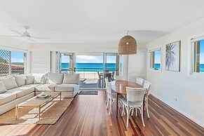 Albatross Beachfront 3 Bedroom Apartment