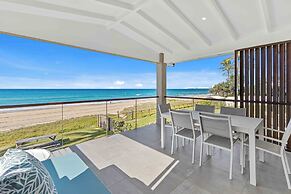 Albatross Beachfront 3 Bedroom Apartment