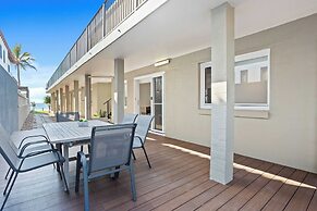 Mermaid Beachside Apartment - Direct Beach Access