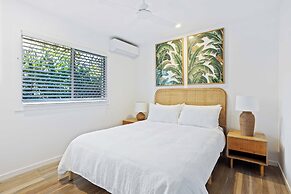 Mermaid Beachside Apartment - Direct Beach Access