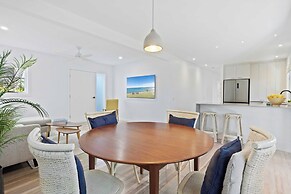 Mermaid Beachside Apartment - Direct Beach Access